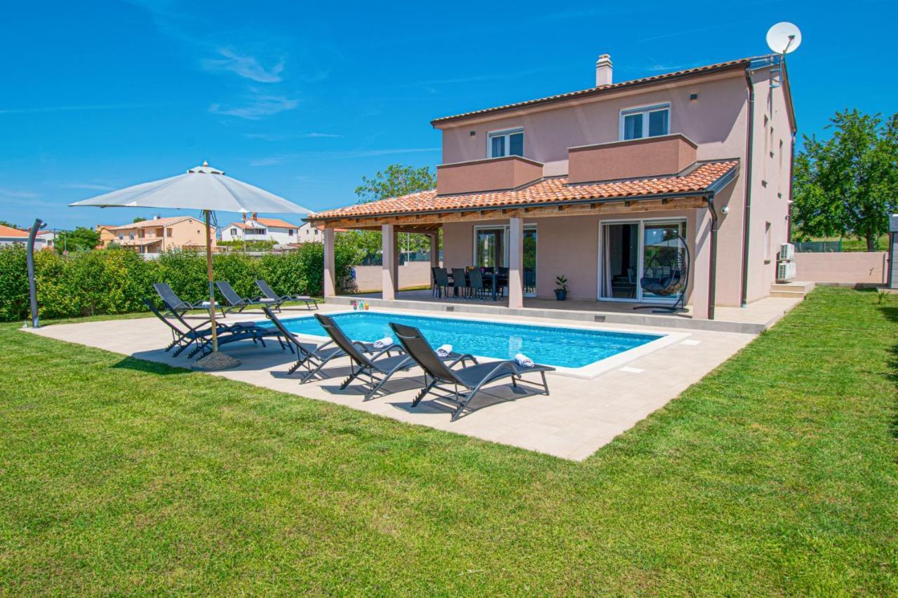 Vila Enjoy Mit Privatem Pool, By Istrabook Pula