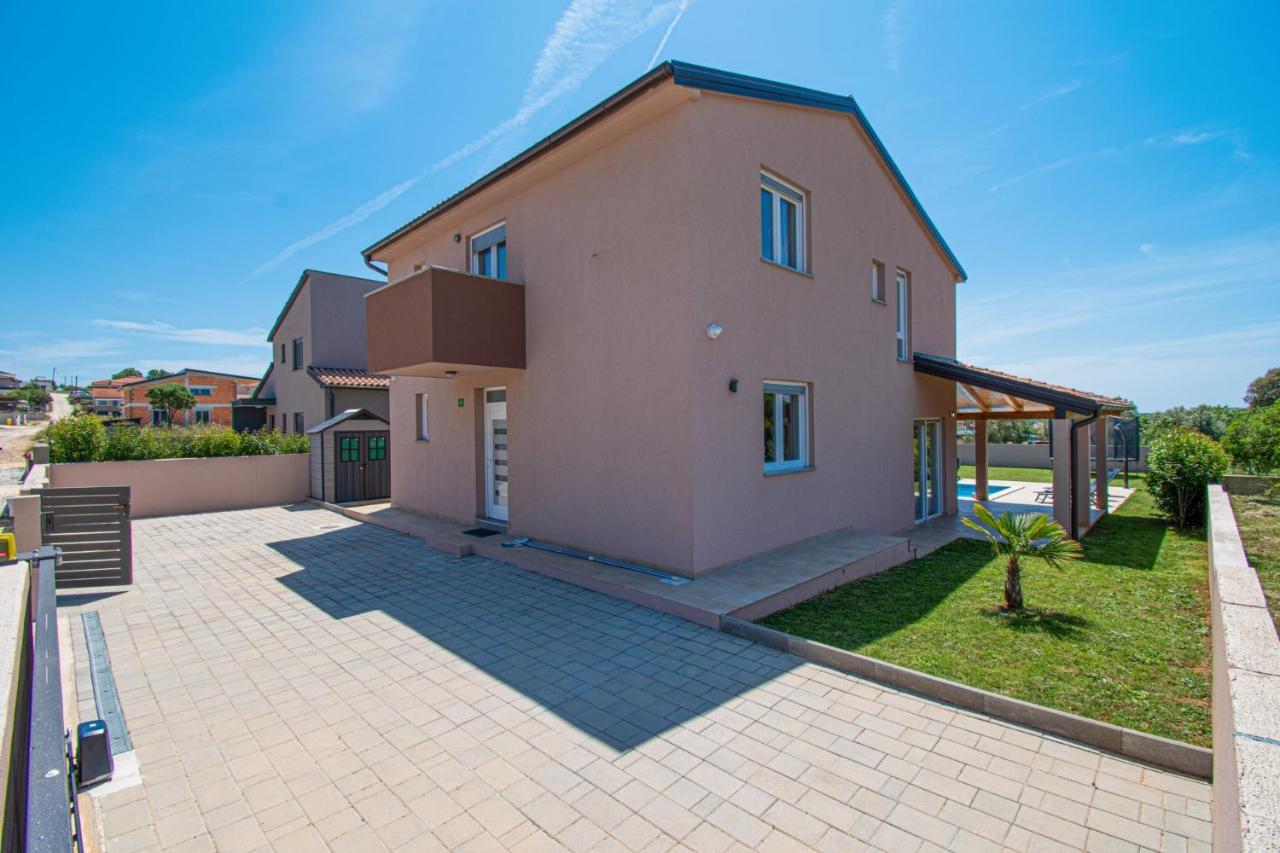 Vila Enjoy Mit Privatem Pool, By Istrabook *