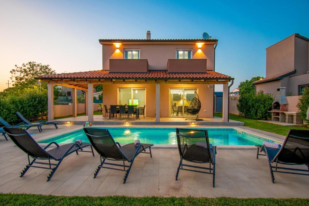 Vila Enjoy Mit Privatem Pool, By Istrabook *